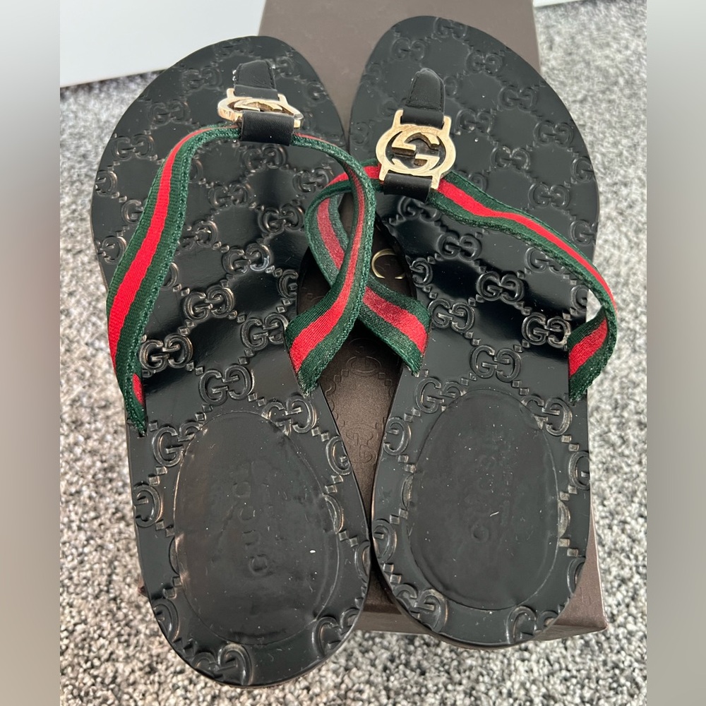 Gucci Black Lifford Sandals with Red and Green Straps - Picture 5 of 11